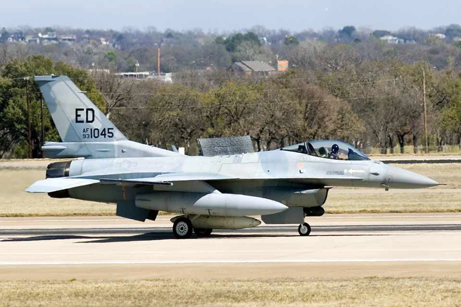 Ucrânia quer caças F-15, F-16 e até F/A-18 dos EUA