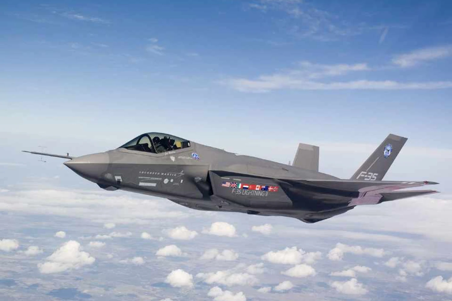 F-35 'volta à mesa' de discussões para integrar a  Força Aérea Alemã