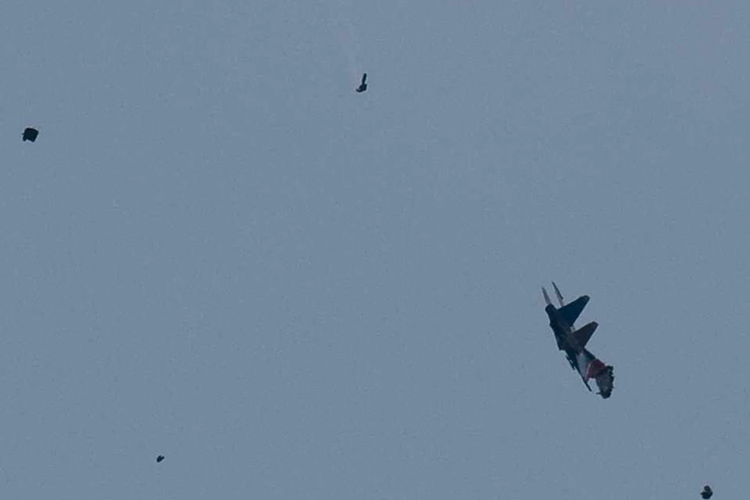 Jatos Sukhoi Su-27 chocam-se no ar