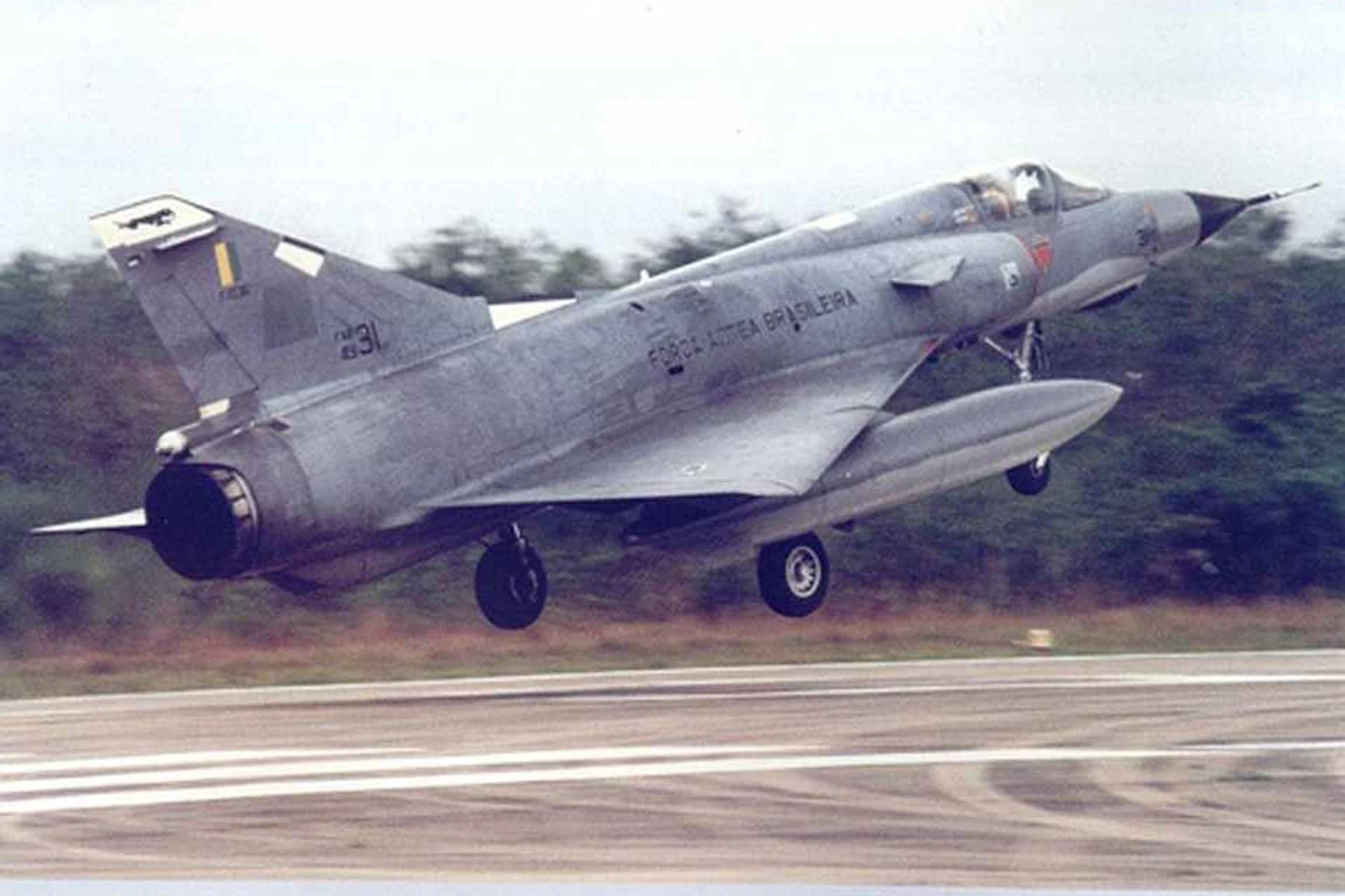 FAB doa Mirage III para o Museu da TAM