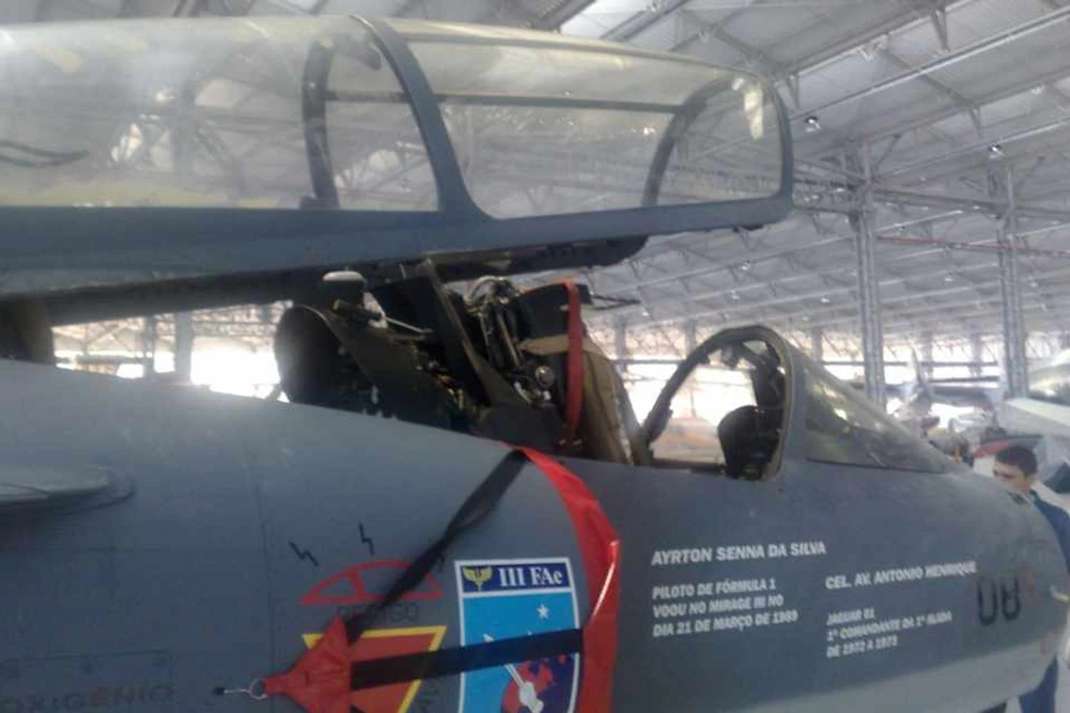 Museu da TAM recebe Mirage III da FAB