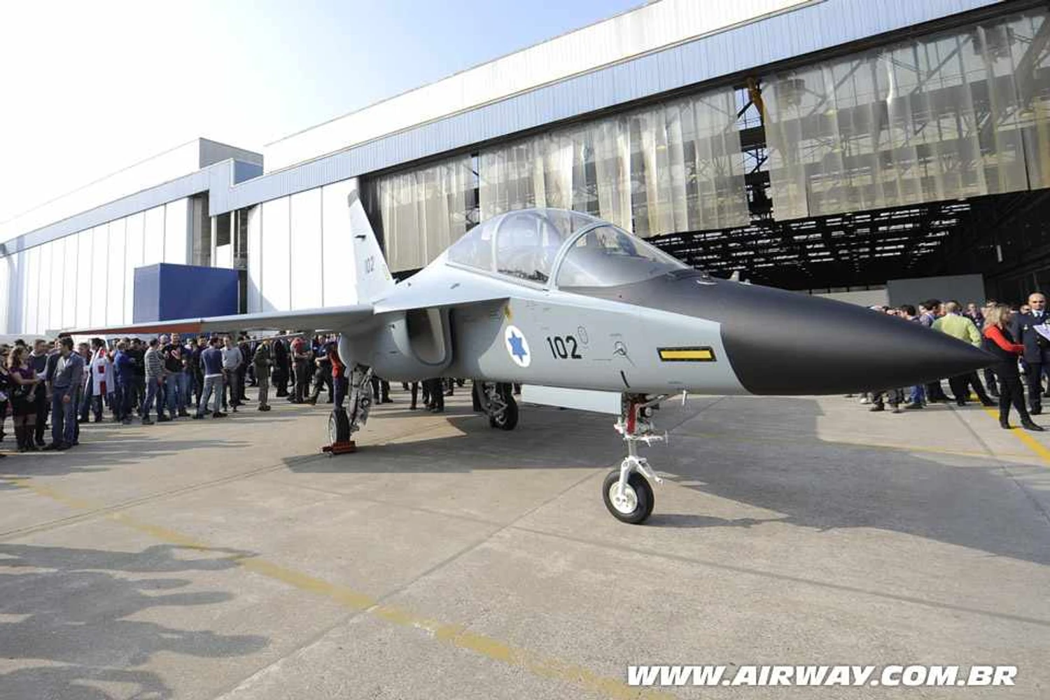 Primeiro M-346 Lavi da Força Aérea de Israel é revelado