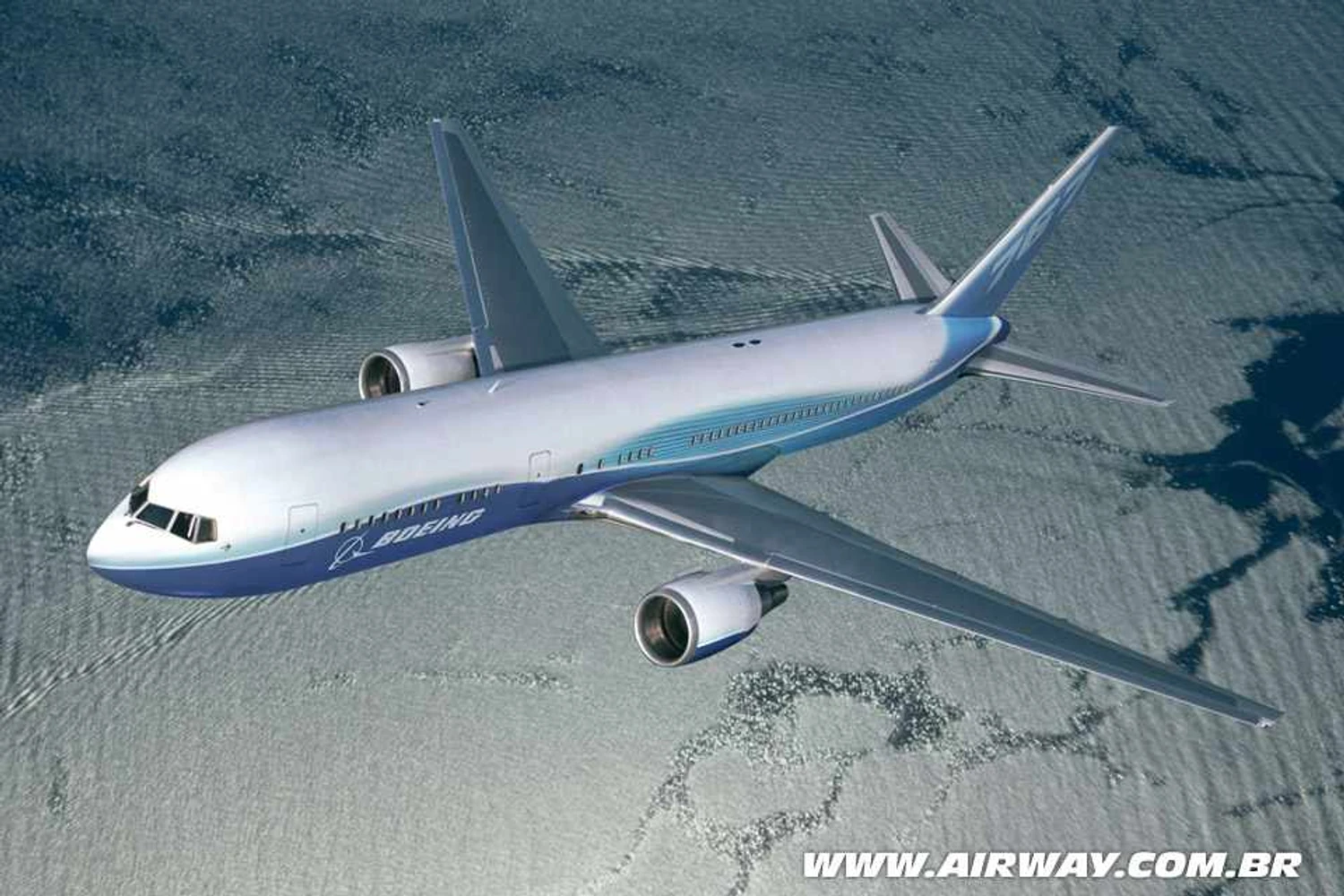 FAB aumenta encomenda de aviões-tanque Boeing 767 para três unidades