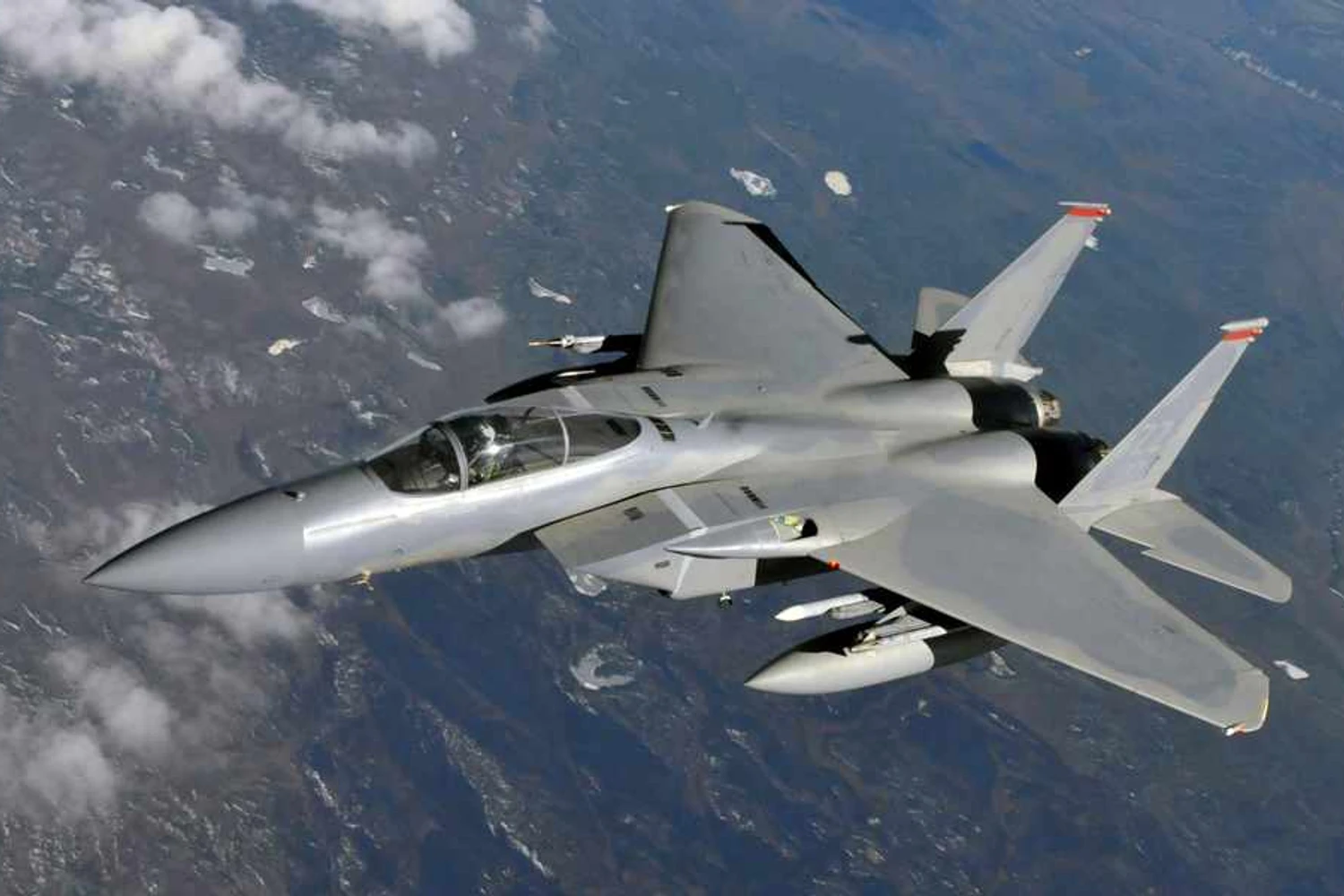 O McDonnell Douglas F-15 "Eagle" - 2.665 km/h