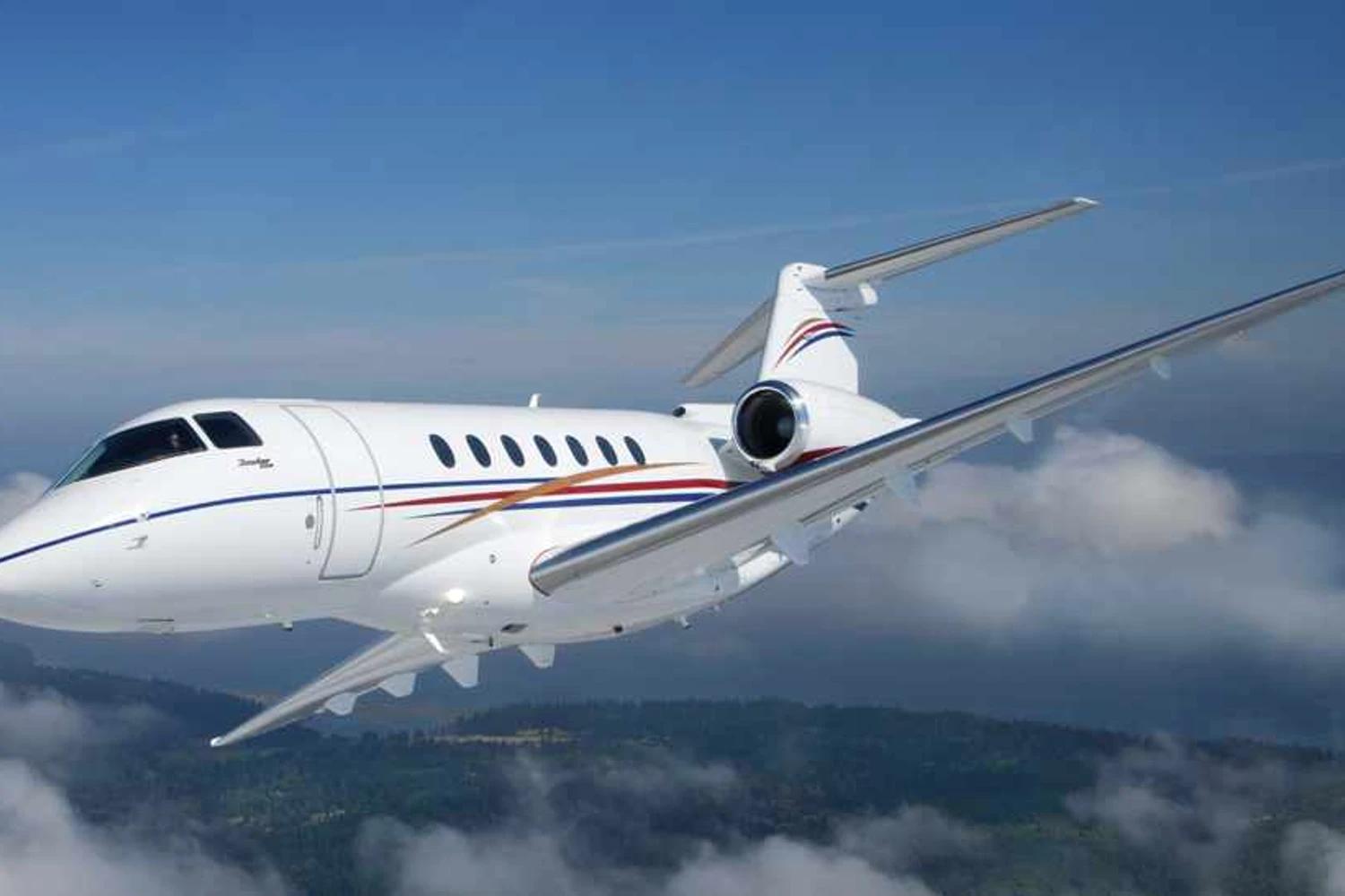 Aeronave Beechcraft Hawker 800, igual a que foi abatida pela FAC