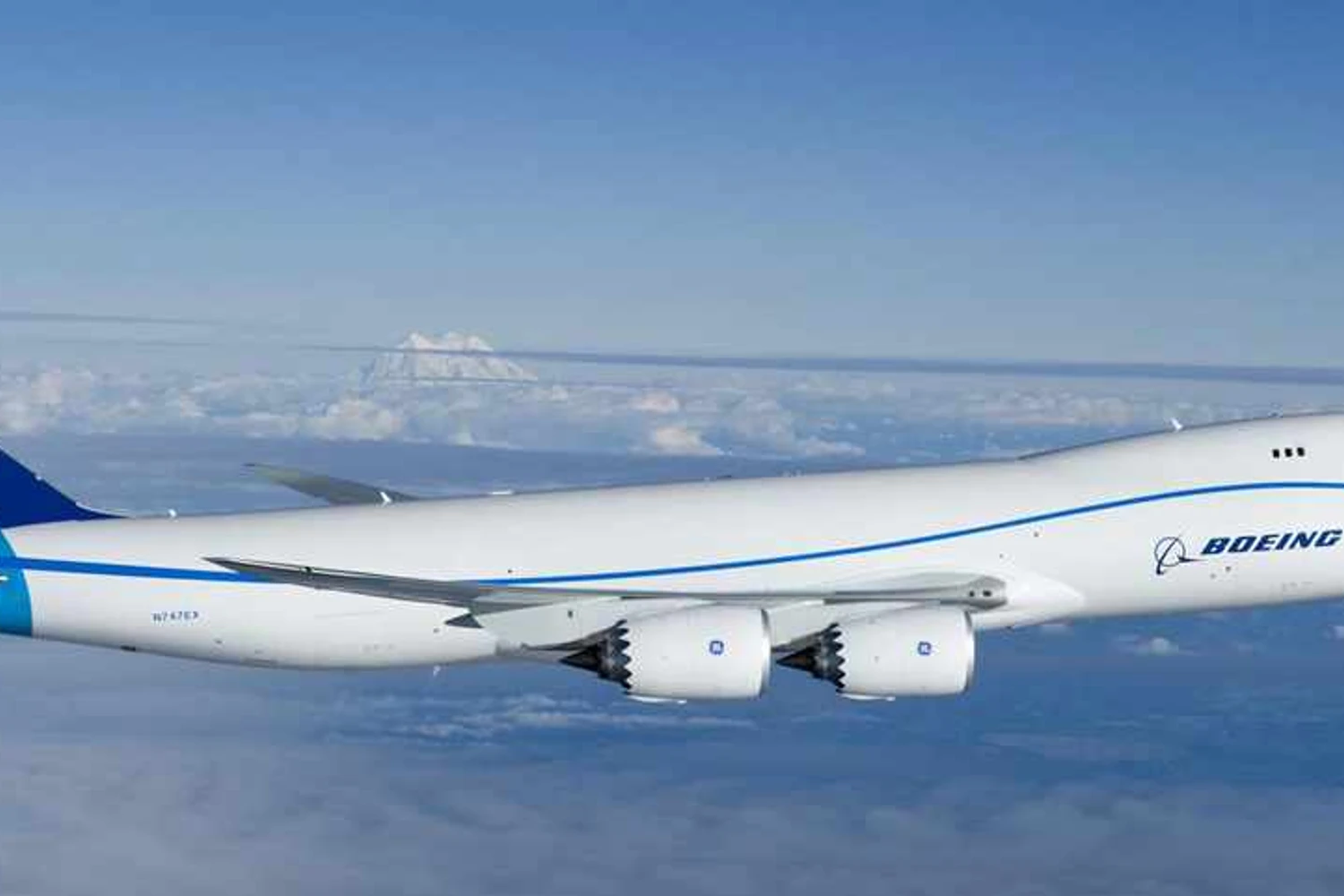 Lançado em 1969, o 747 fica mais avançado e maior a cada geração. A versão mais recente, a "800", pode levar quase 600 passageiros (Foto - Boeing)