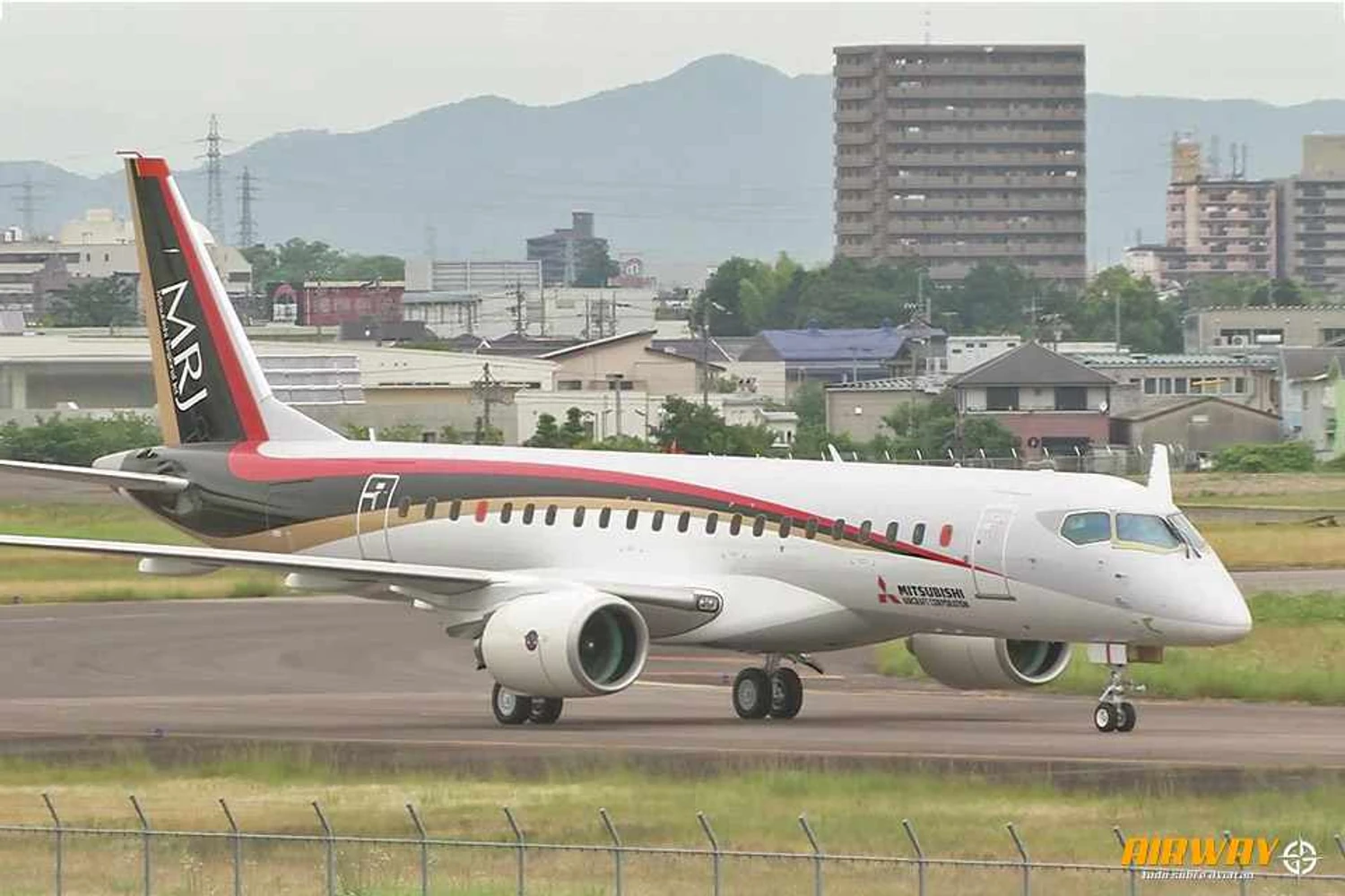 Rival da Embraer, jato da Mitsubishi faz primeiro teste
