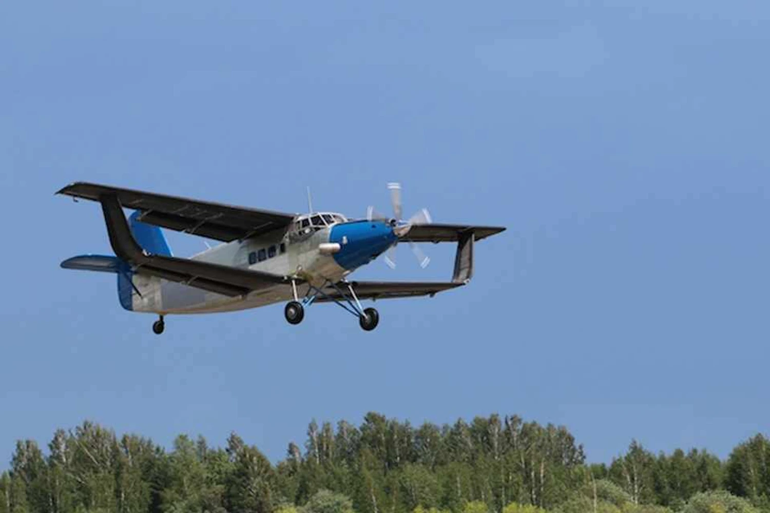 Sukhoi moderniza antigo biplano AN-2