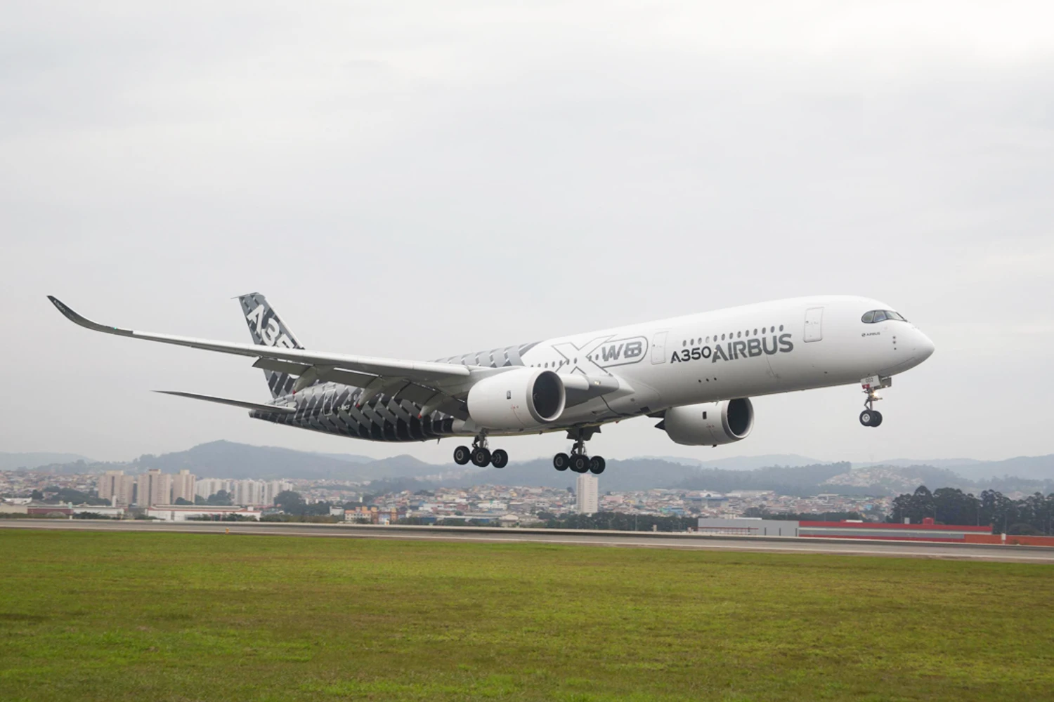 A TAM será a primeira companhia da América do Sul a receber o A350. Azul e Avianca também encomendaram o modelo (Foto - Airbus Group)