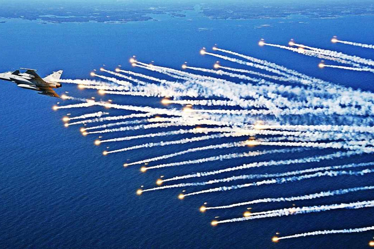 Caças Gripen têm incidente “pirotécnico” com aviões russos