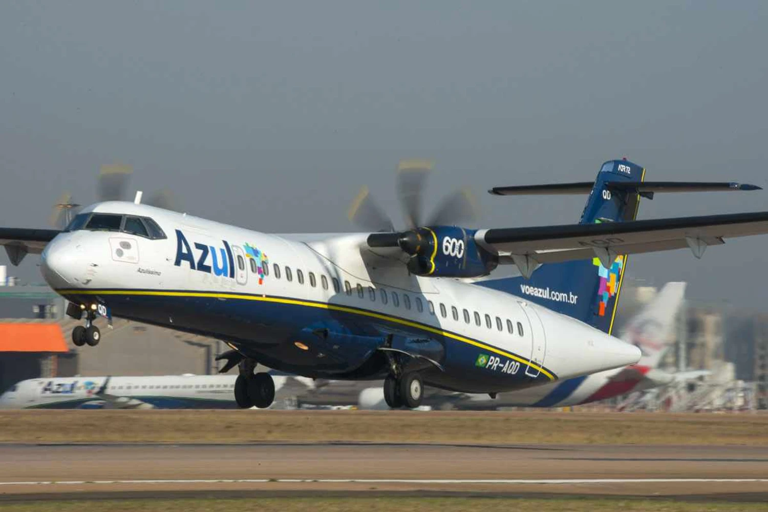 Azul padroniza frota de aeronaves turboélice