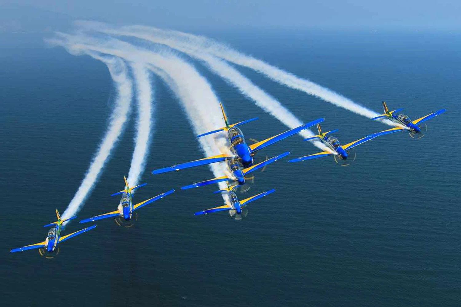 No início de 2015 a Esquadrilha da Fumaça passou a voar com os Super Tucano, mais potentes (Foto - FAB)