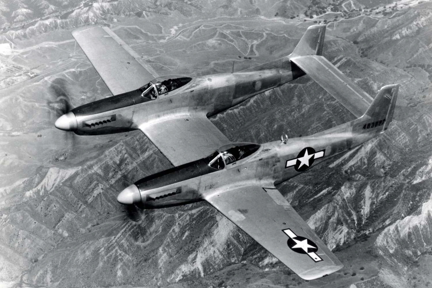 F-82-Twin-Mustang, caça com cockpit duplicado para ataques de longa distância