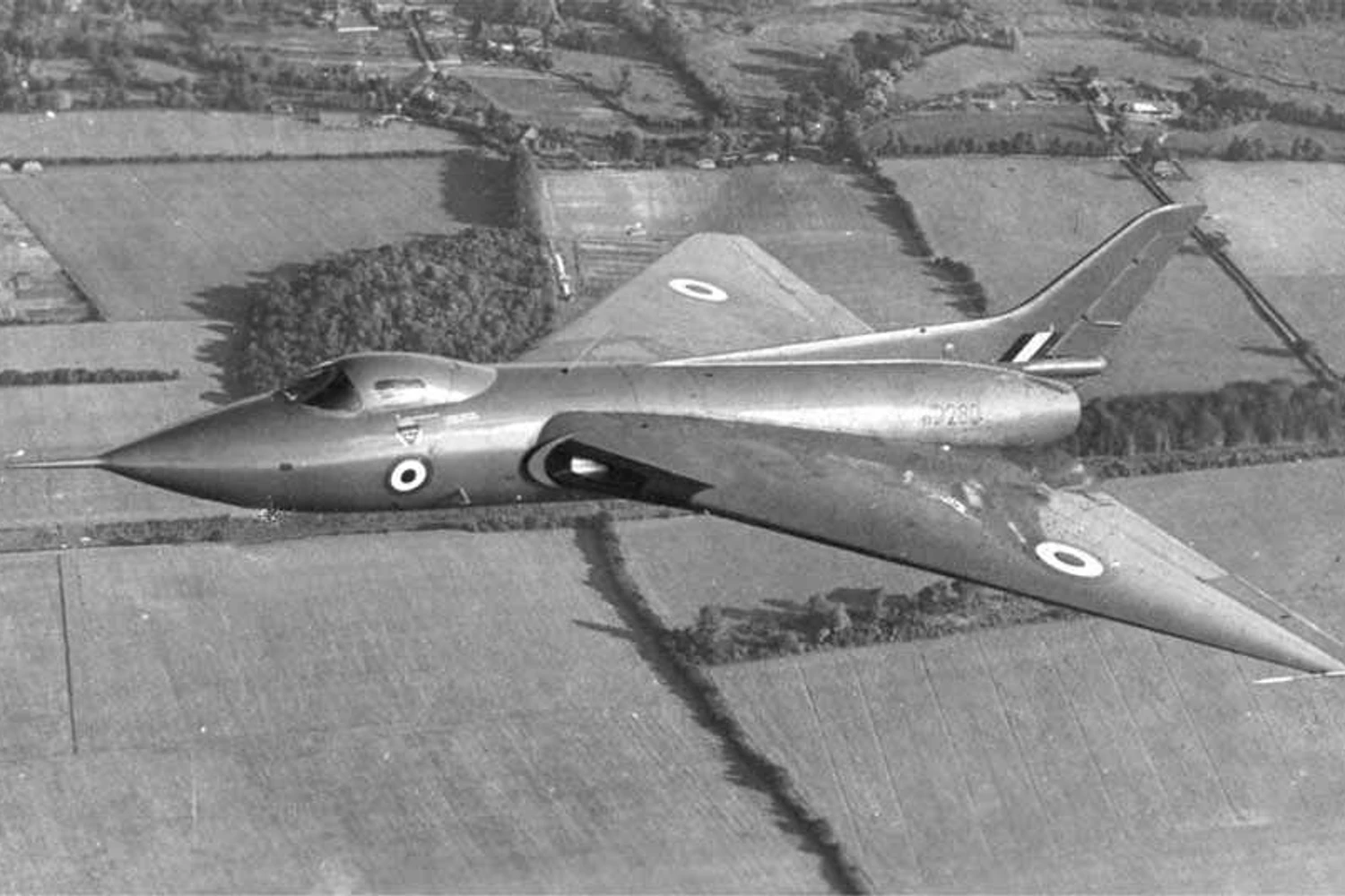 O protótipo Avro 707 foi criado para estudar o formato da revolucionária asa delta (Foto - RAF)