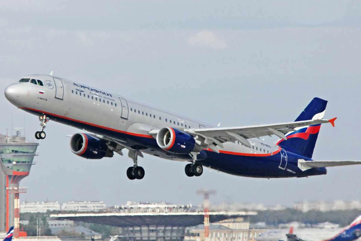 Aeroflot detalha pedido gigante de 323 aviões russos