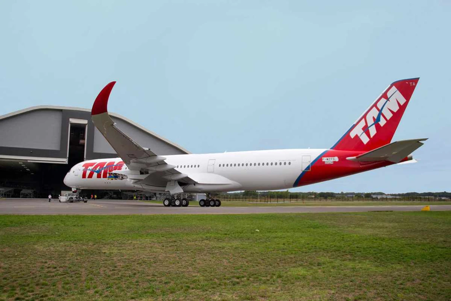 TAM revela seu primeiro Airbus A350 XWB