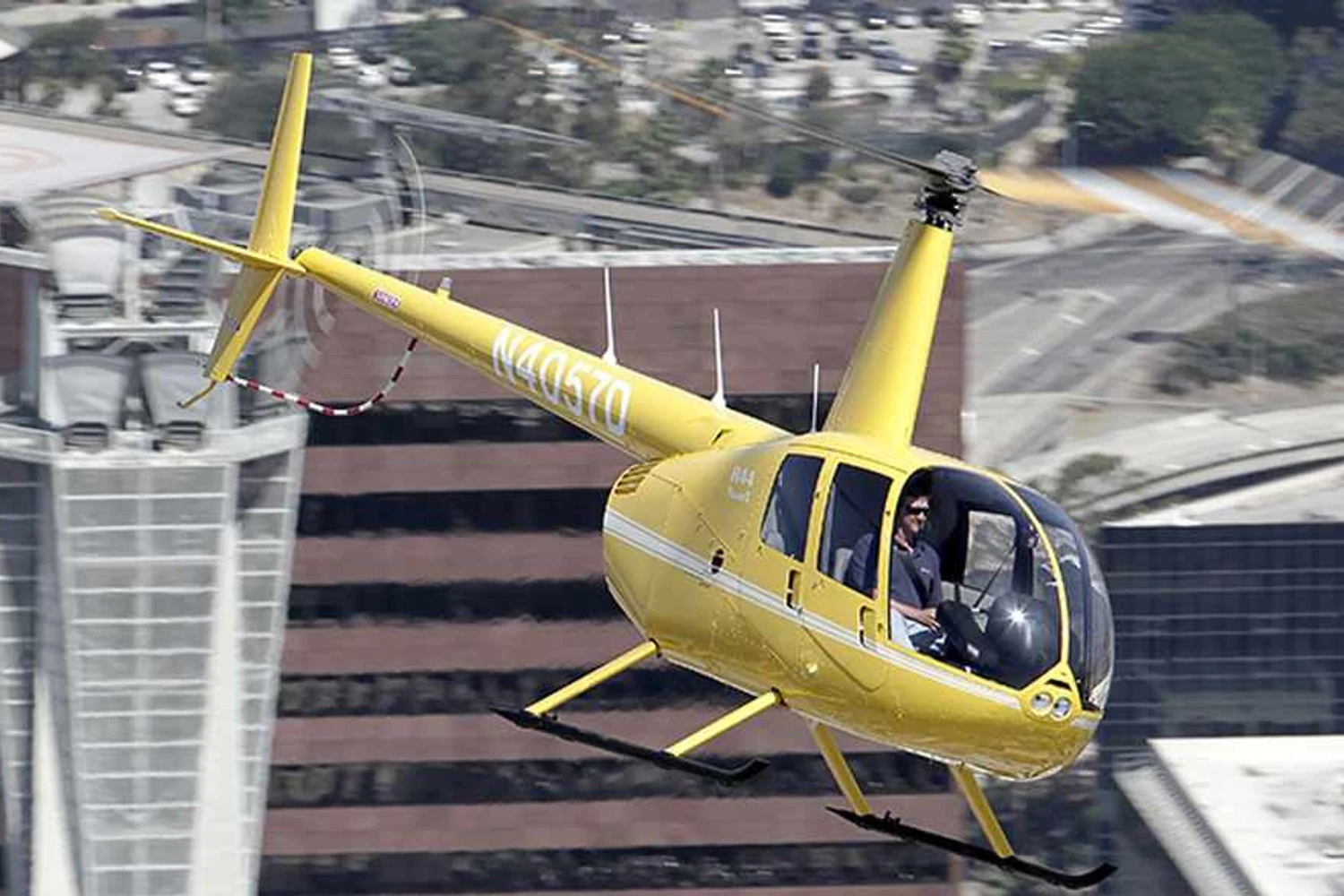 Robinson lança helicóptero de treinamento