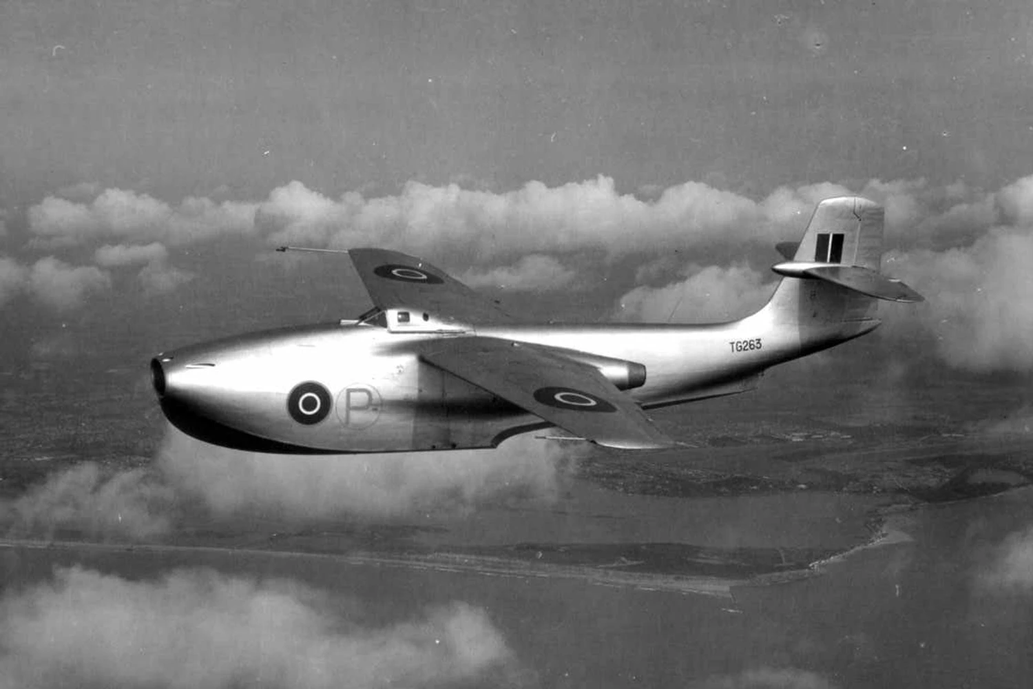 A história esquecida de um hidroavião a jato