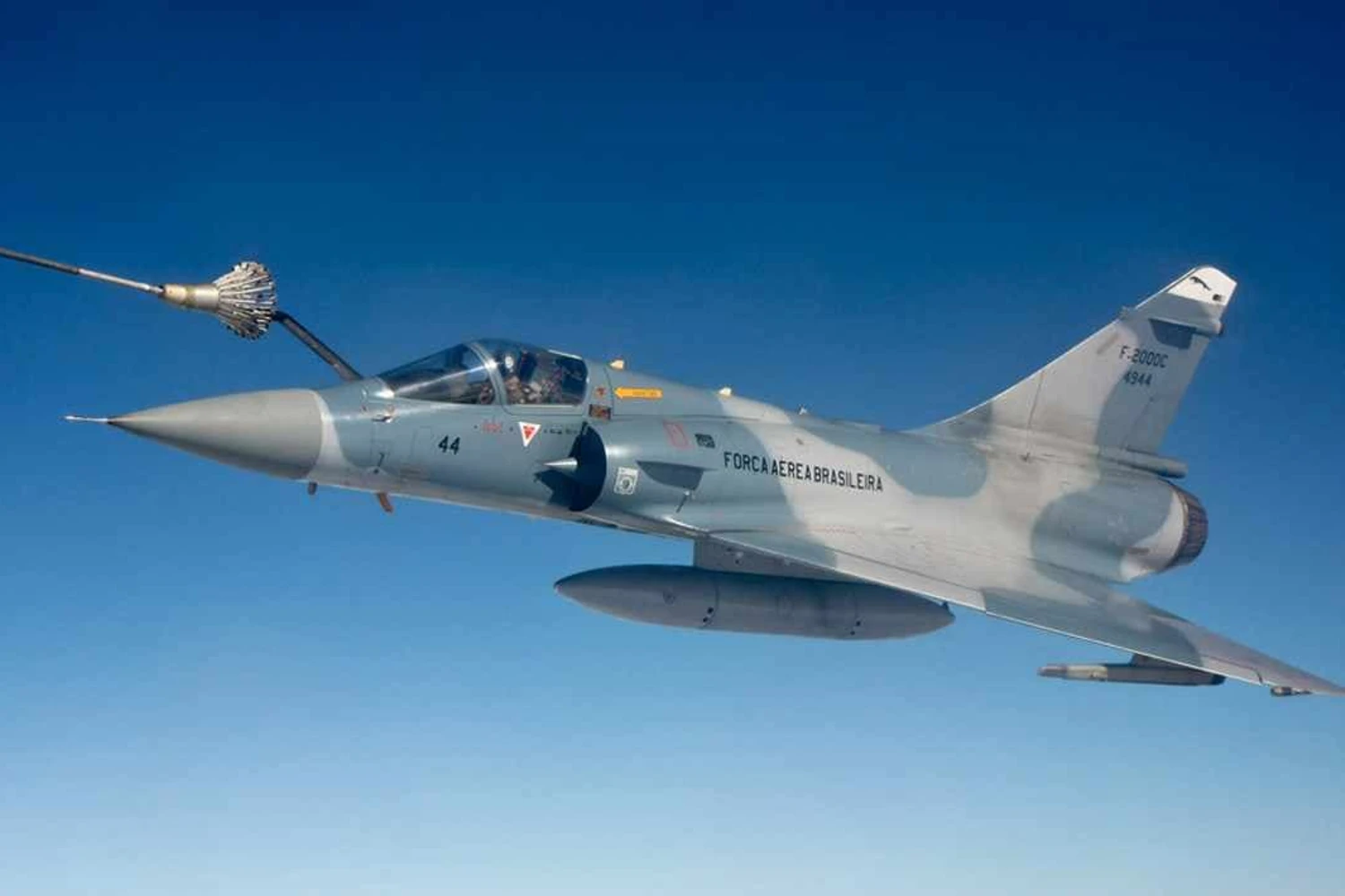 FAB consegue vender nove caças Mirage 2000 inativos por R$ 1,8 milhão