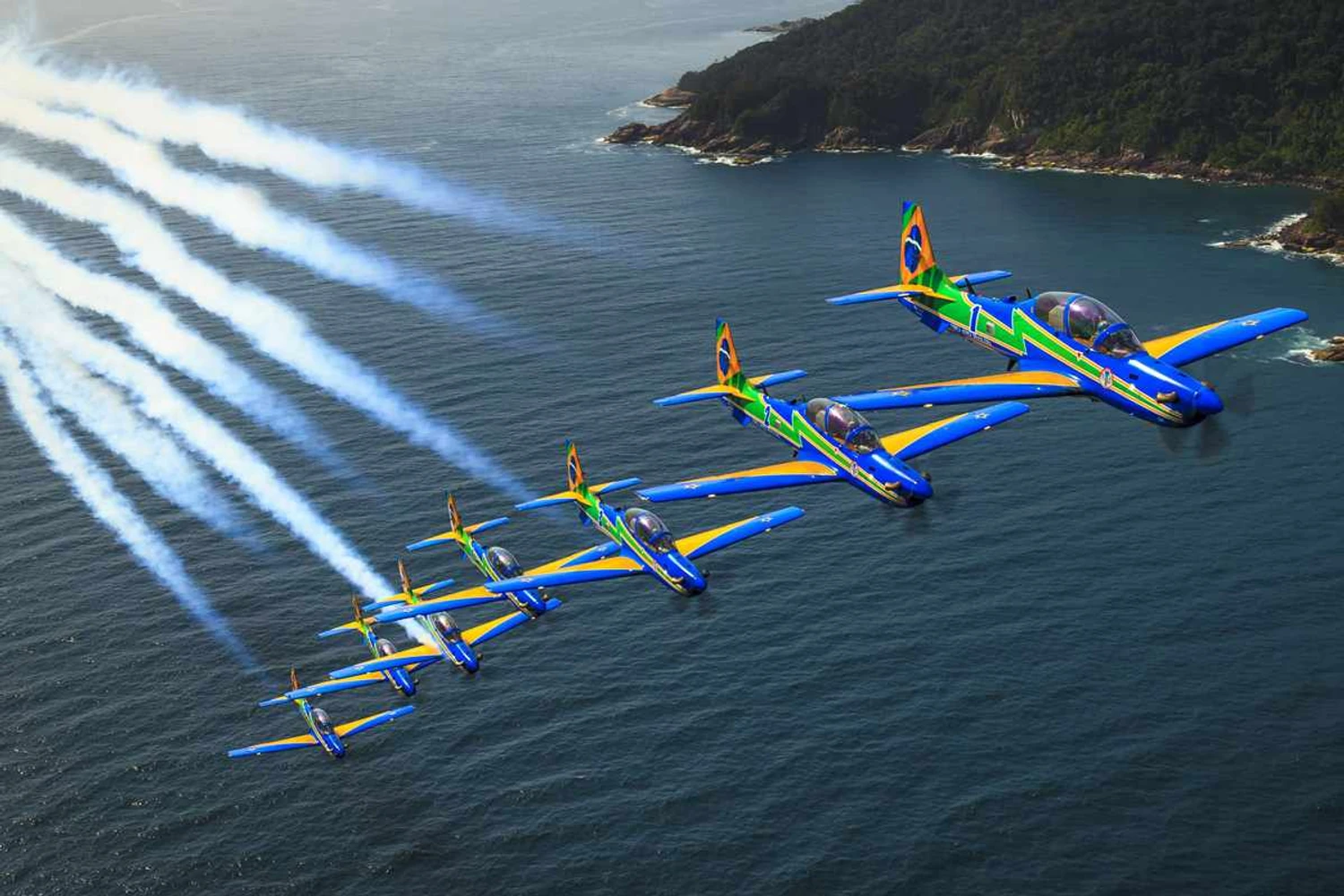Esquadrilha da Fumaça vai se apresentar no Chile e Argentina