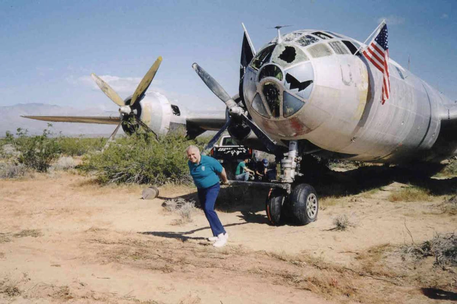 Imagem de um dos primeiros encontros de Tony Mazzolinicom o B-29 Doc (Doc