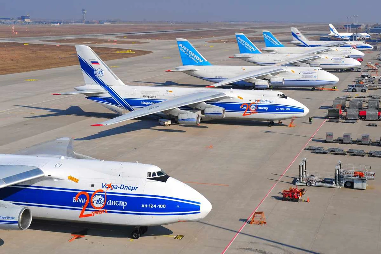 Após acidente, Volga-Dnepr aterra todos os seus cargueiros An-124