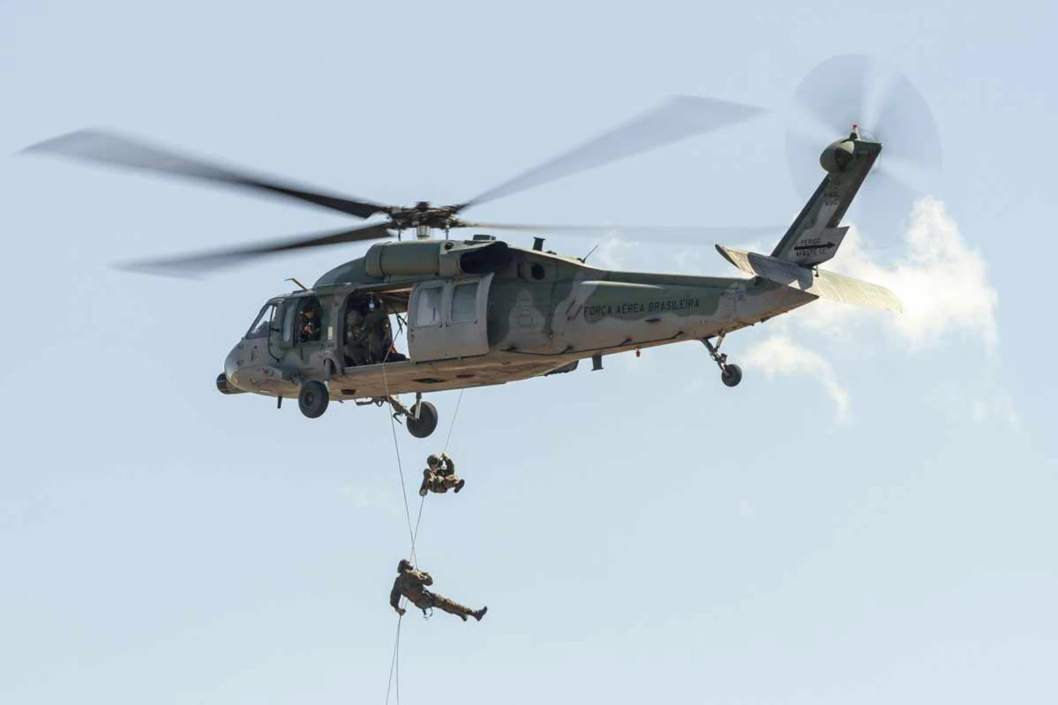 FAB fecha contrato de R$ 1,2 bilhão para compra de 11 helicópteros Black Hawk dos EUA