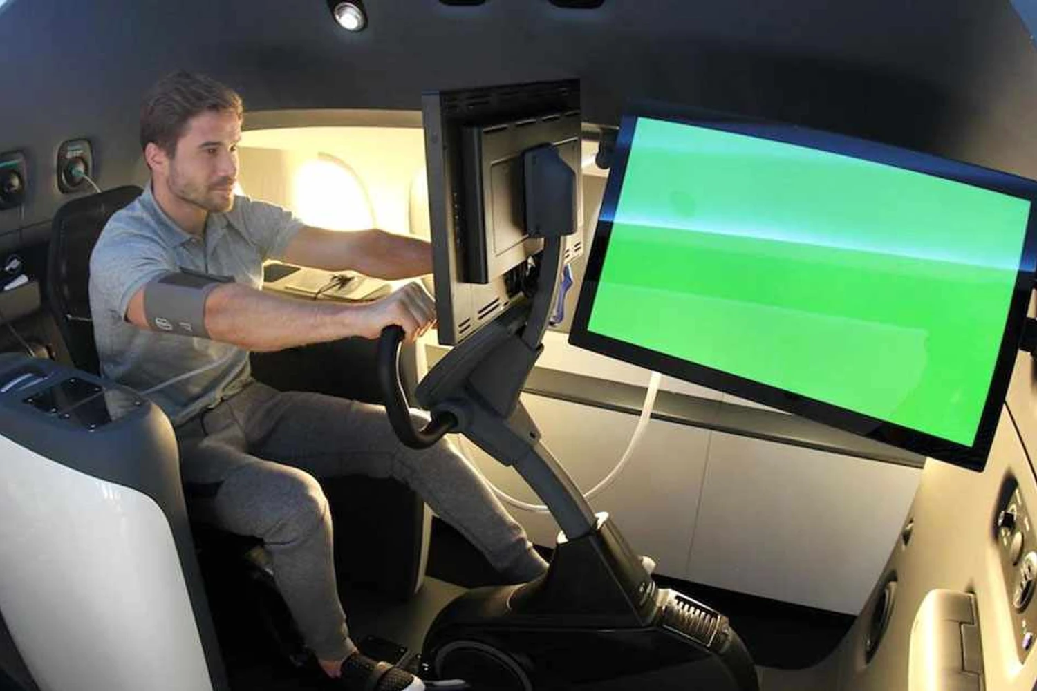 O SportJet será equipado com uma cabine de check-up médico de atletas (Divulgação)