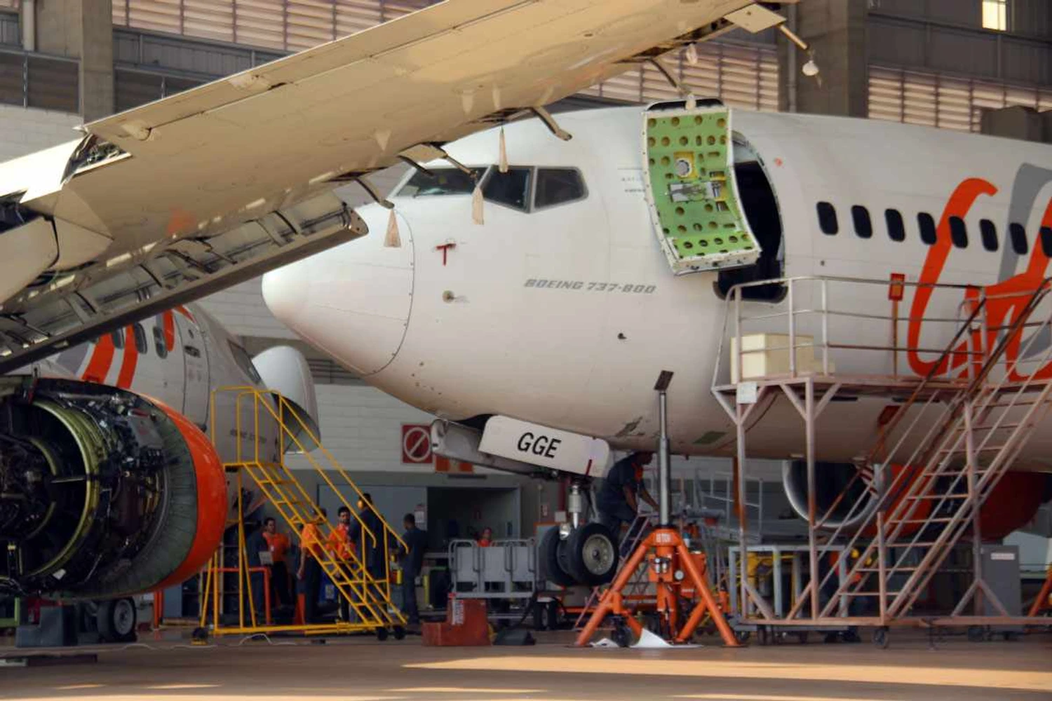 Os 737 possuem suportes especiais para a instalação de macacos hidráulicos (Thiago Vinholes)