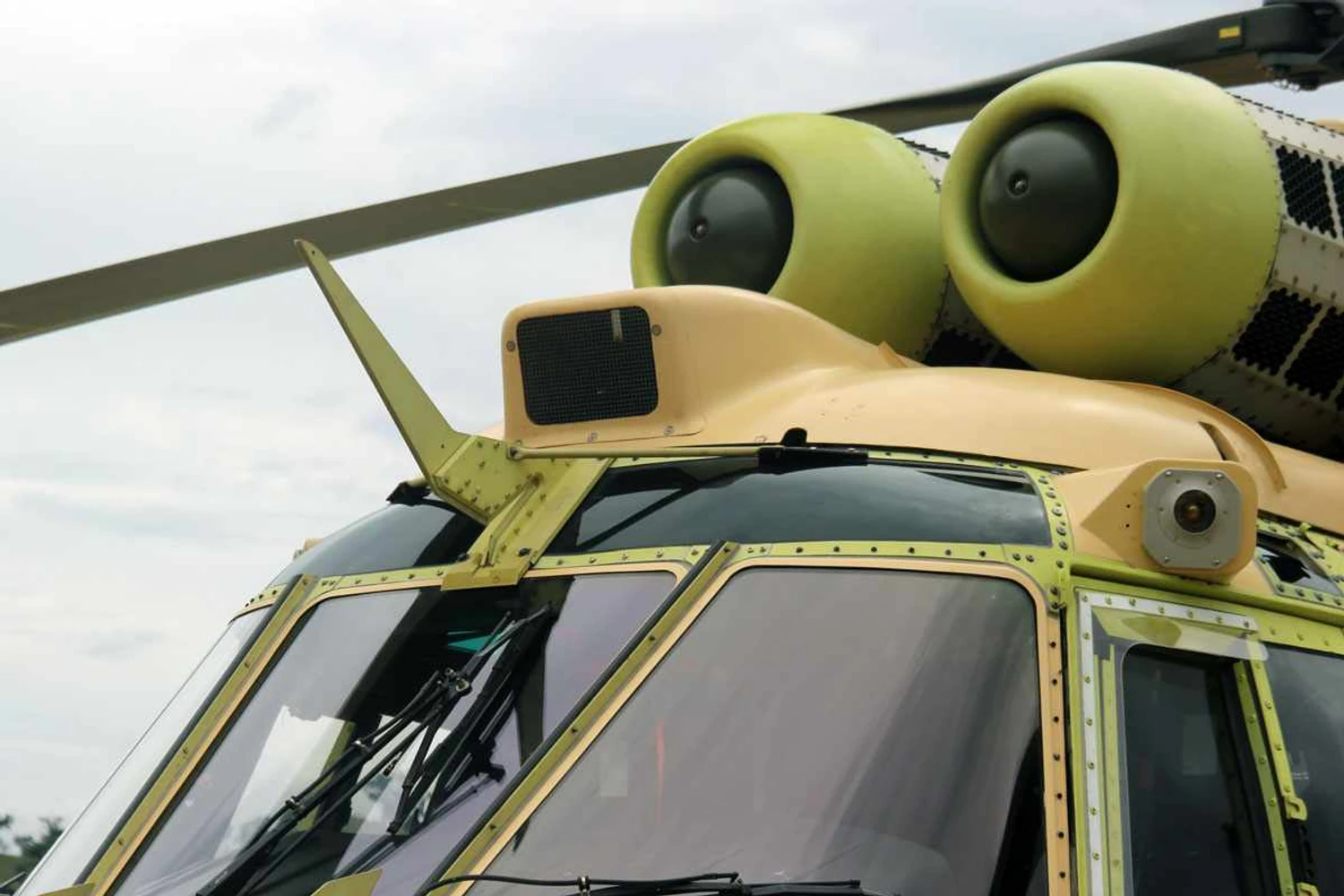 O H-225M é equipado com um "corta-cabos" (Thiago Vinholes)