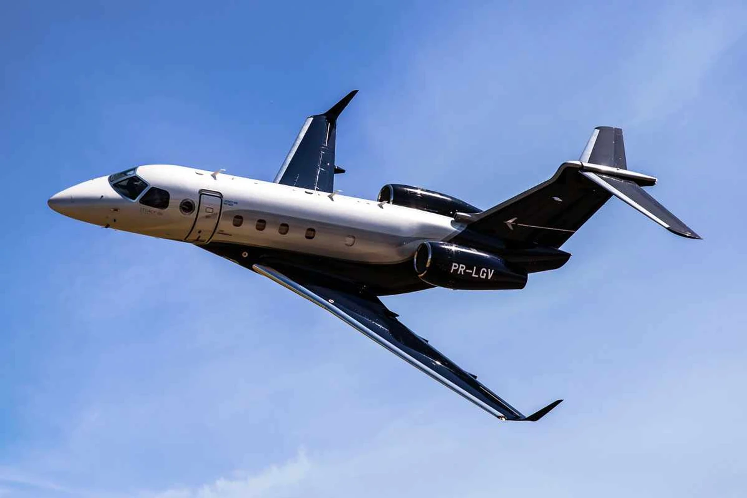 Jatos executivos da Embraer batem recordes de velocidade