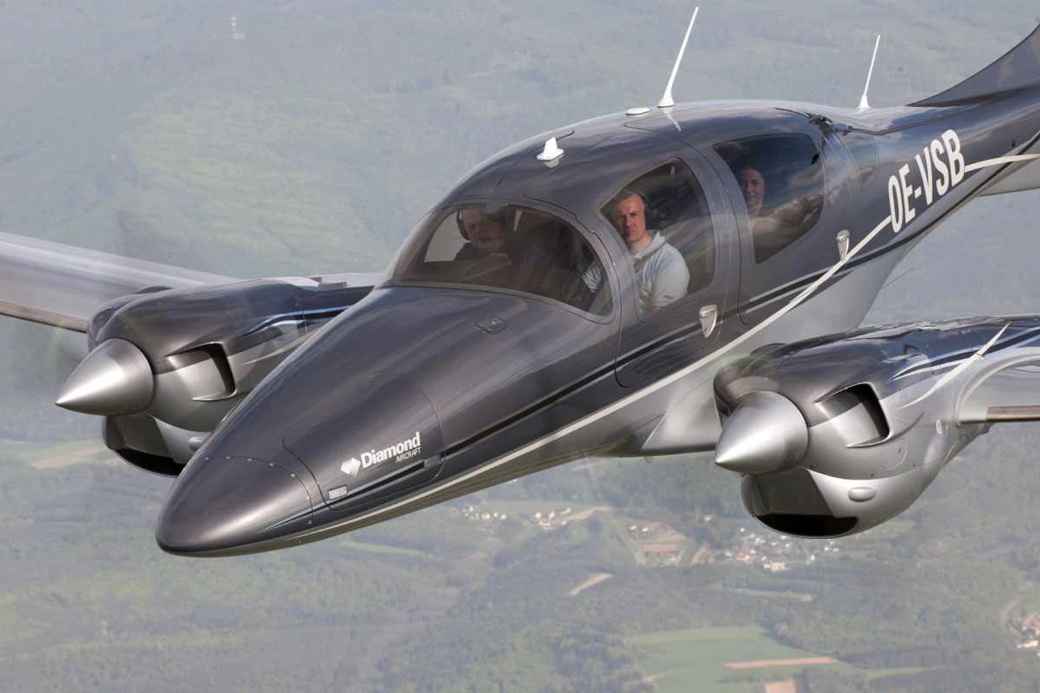 Avião com motor “flex” chega ao Brasil