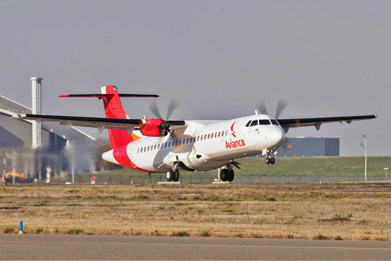 Avianca argentina recebe primeiro ATR 72-600