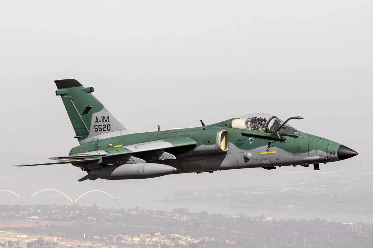 Brasil e Itália debatem possíveis parcerias no setor aeronáutico