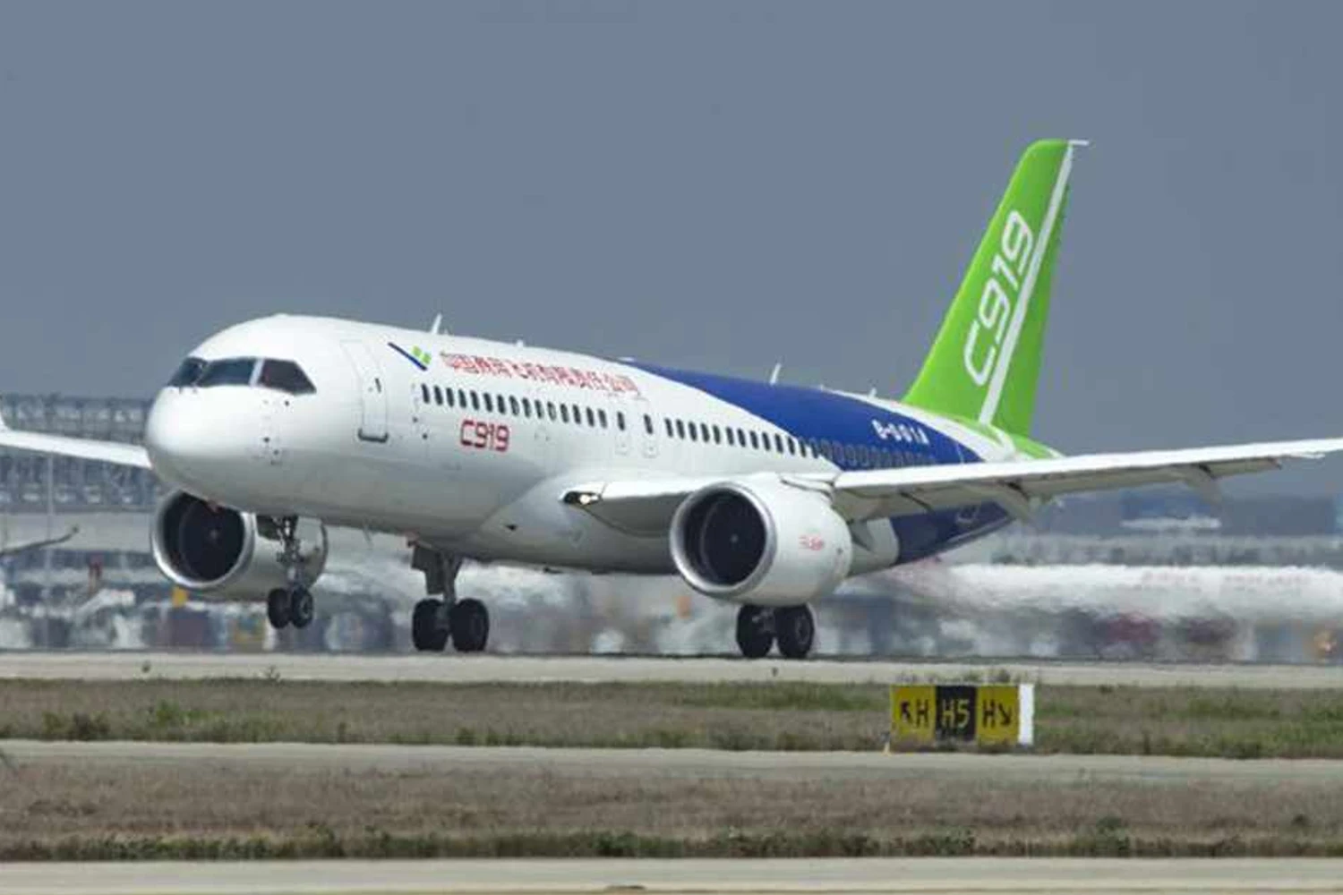 O C919 é outro avião da COMAC, ainda em fase de desenvolvimento (CCTV)
