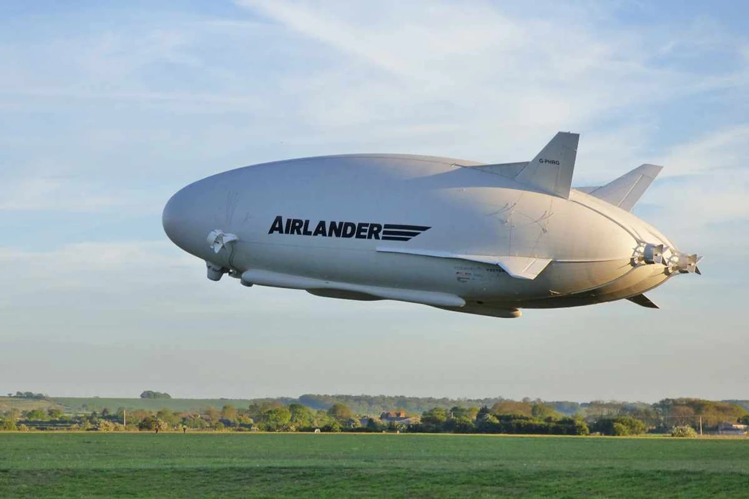 Maior aeronave do mundo, Airlander 10 volta a voar