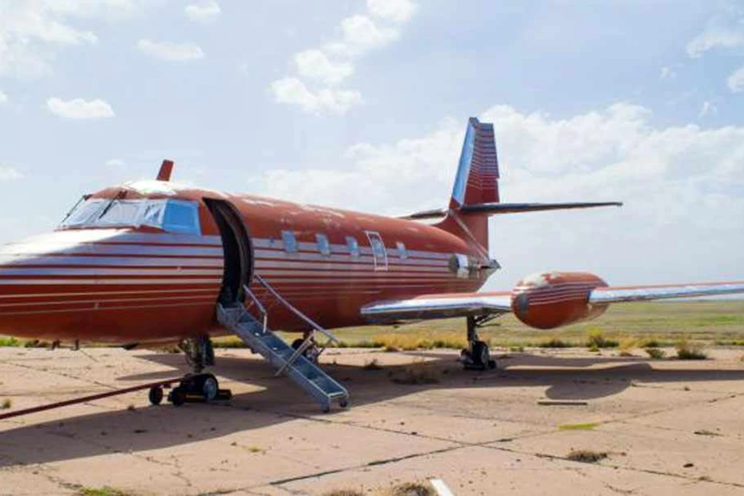 Avião que pertenceu a Elvis Presley será leiloado