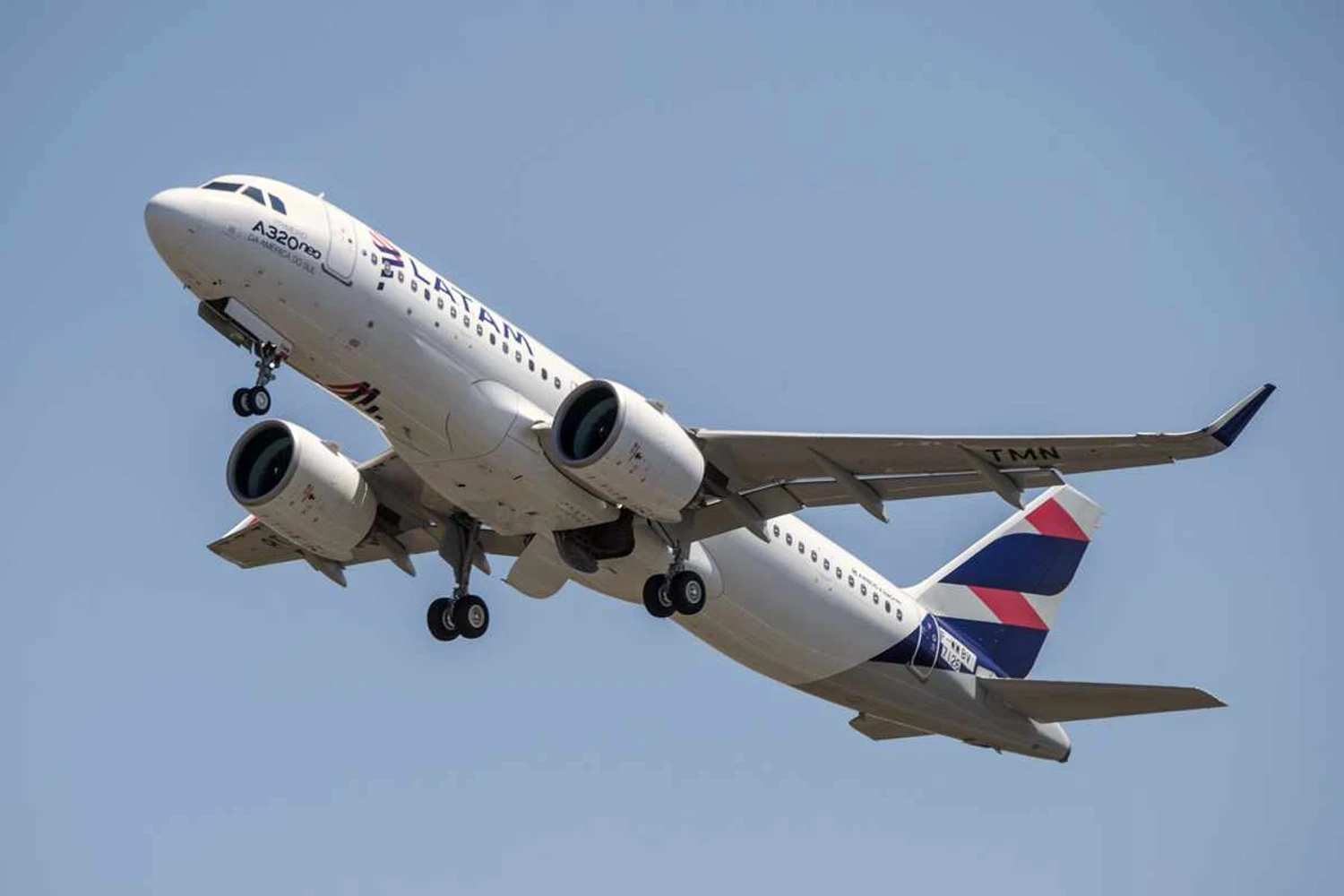Latam Brasil obtém permissão para operar rota Florianópolis–Buenos Aires