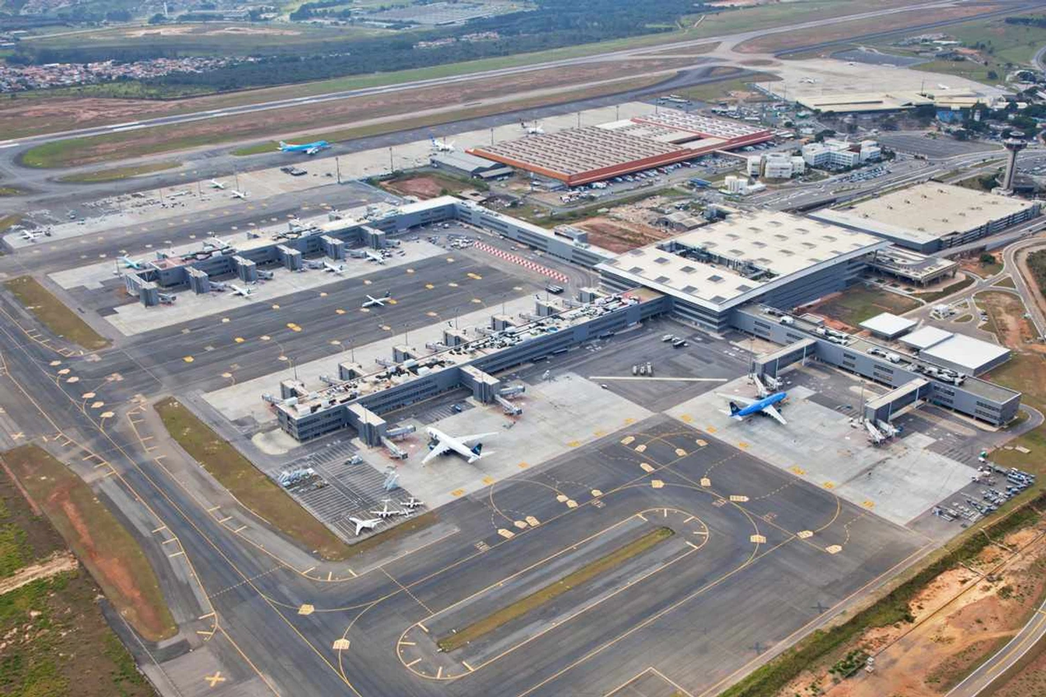 Aeroportos Brasil decide devolver concessão de Viracopos