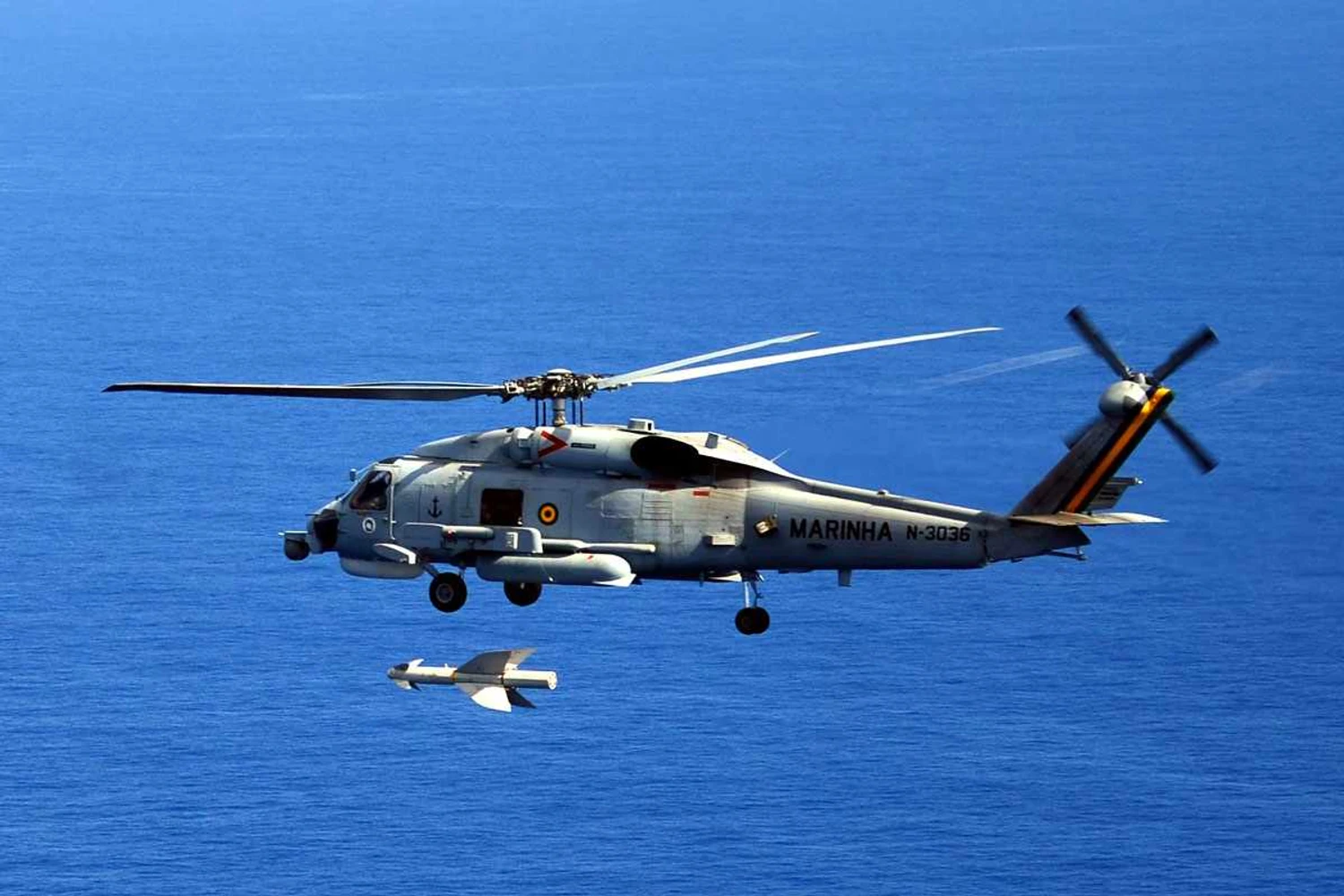 Marinha do Brasil testa novos procedimentos de ataque