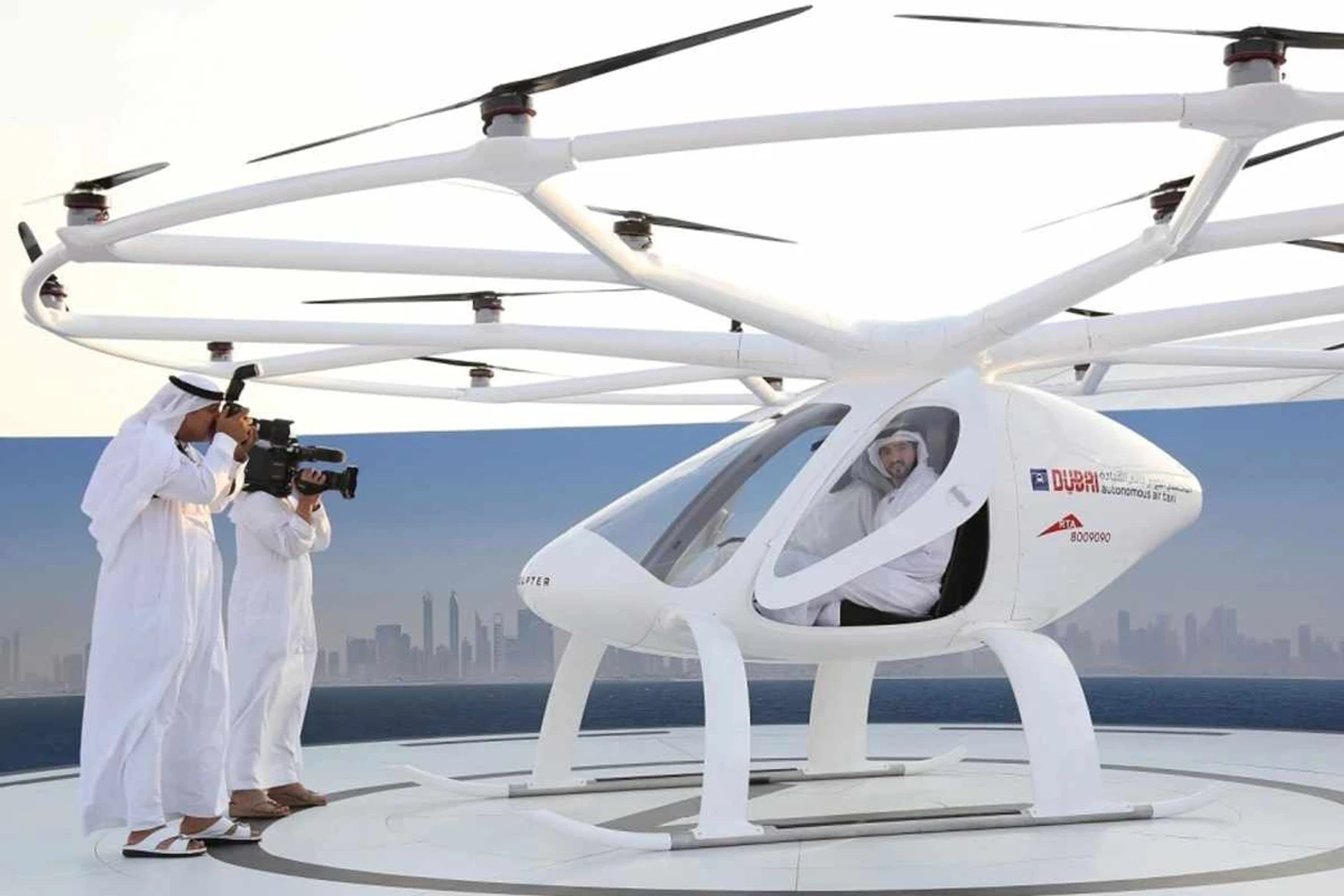 O Volocopter é impulsionado por motores elétricos e pode permanecer voando por 30 minutos (Divulgação)