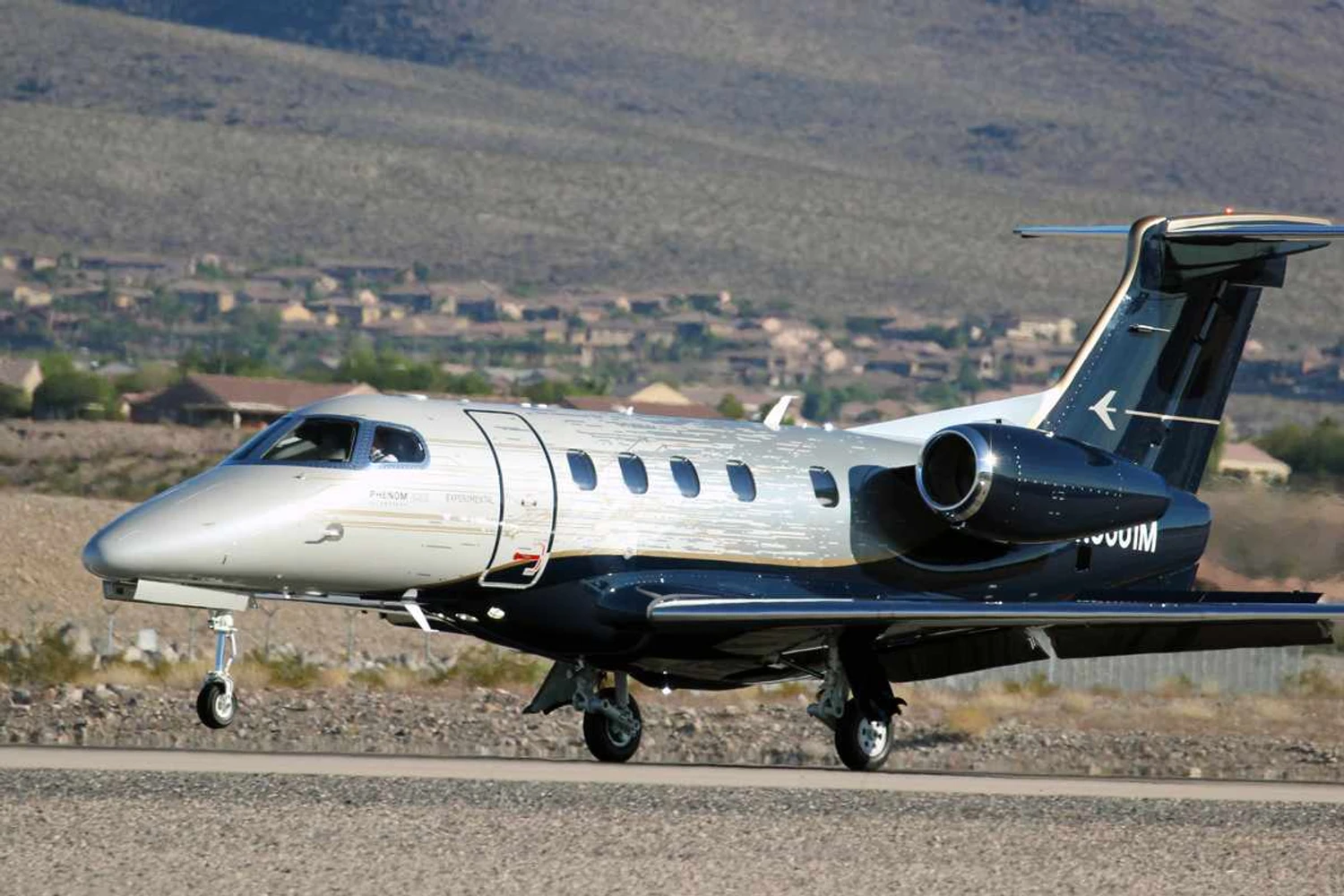 Embraer lança novo Phenom 300E em Las Vegas