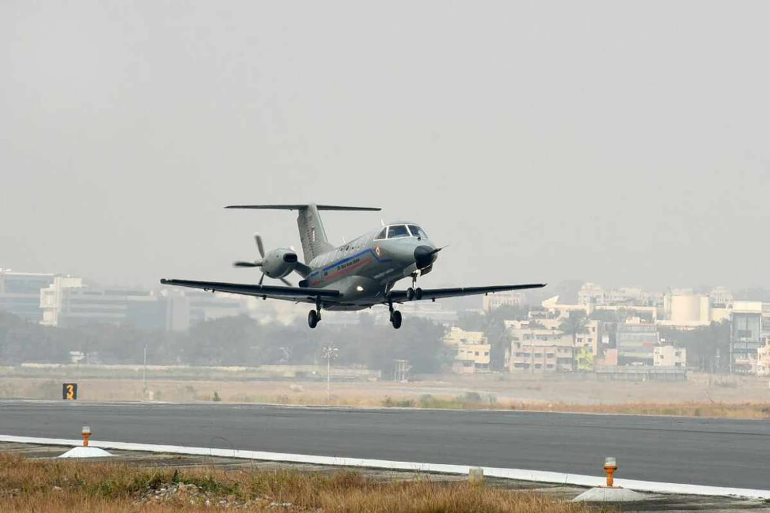 “Clone” indiano do Embraer CBA-123, NAL Saras volta a voar