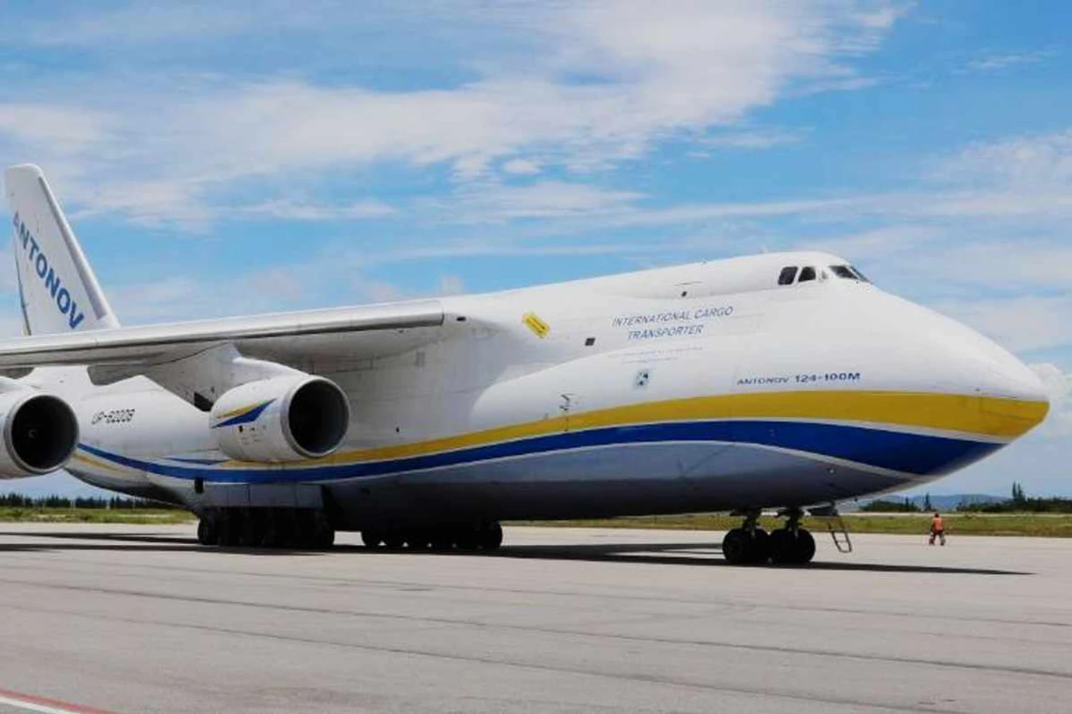Antonov An-124 em Cabo Frio (Aeroporto de Cabo Frio)