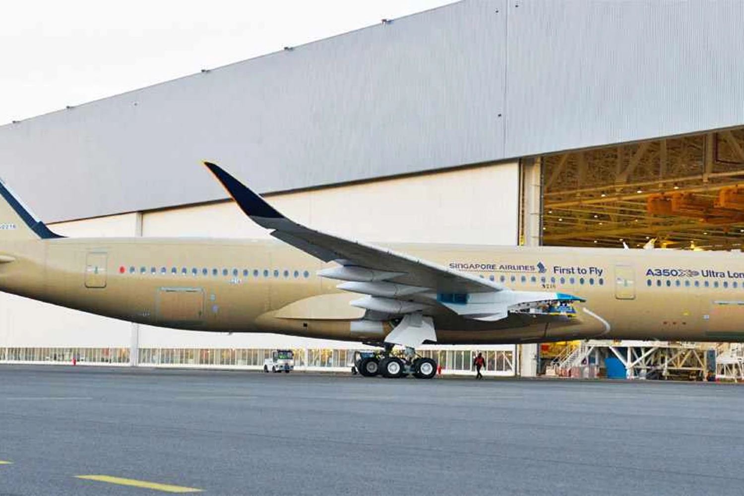 Jato comercial de maior alcance da história, A350ULR sai do hangar