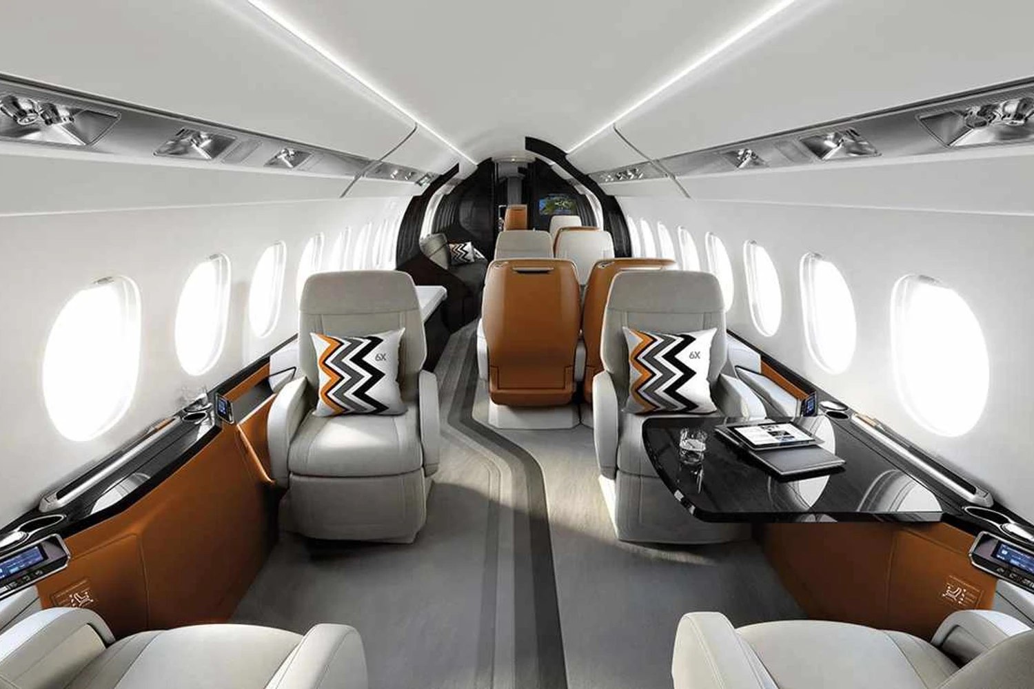 A cabine do Falcon 6X tem espaço para 16 passageiros (Dassault Aviation)