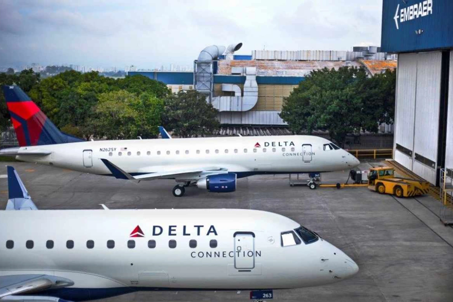 Embraer entrega primeiro jato E175-SC à SkyWest