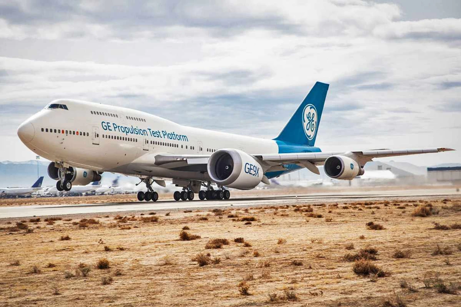 GE9X, o maior motor a jato da história, voa pela primeira vez