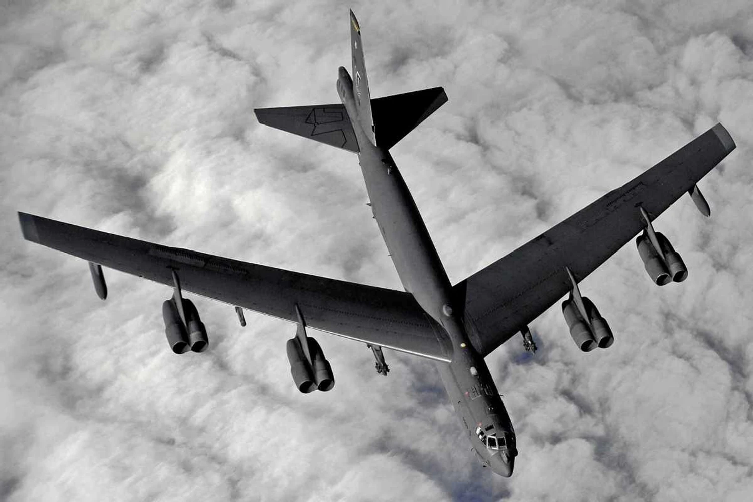 Força Aérea dos EUA confirma modernização do bombardeiro B-52
