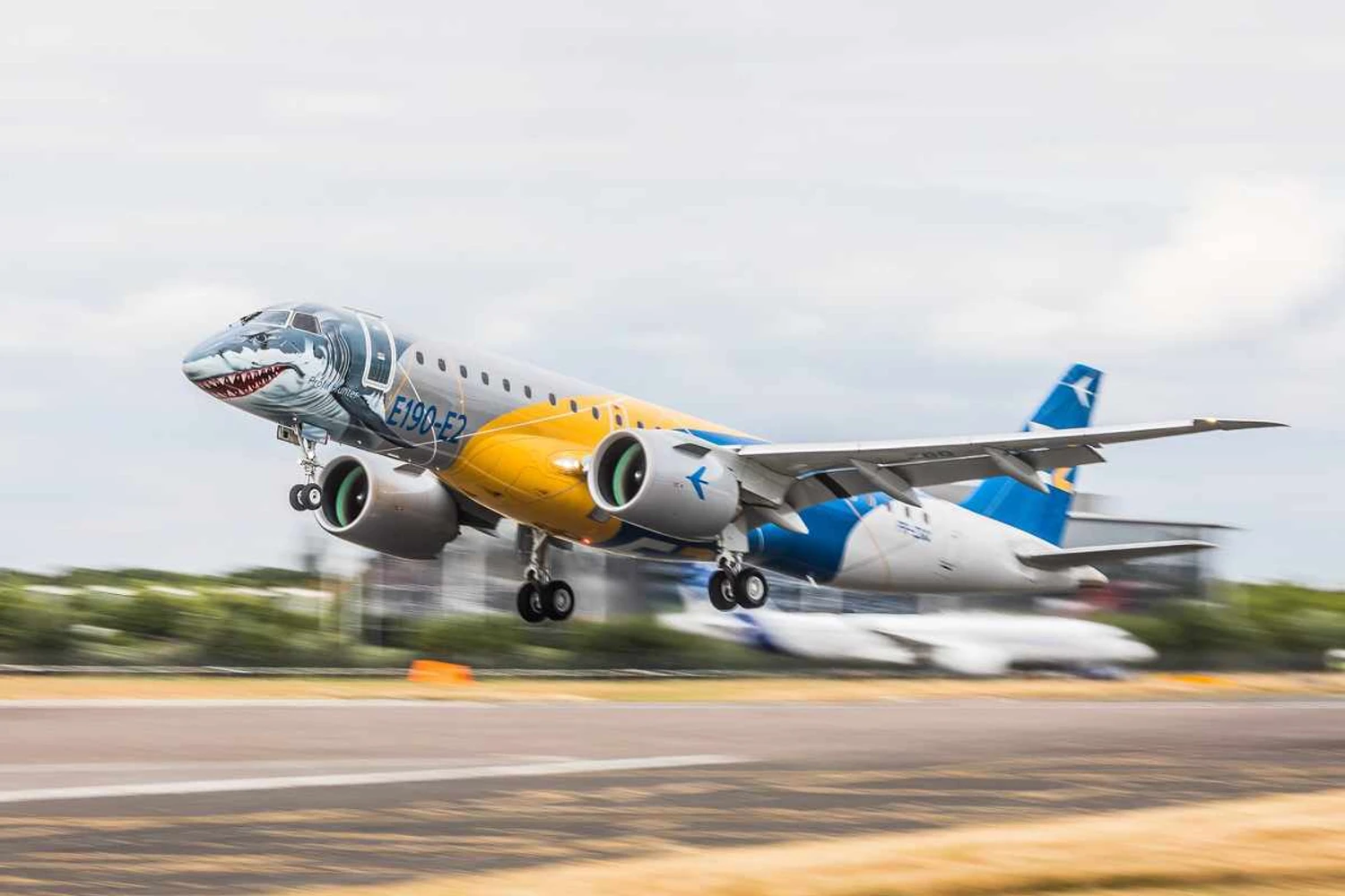 Embraer encara a Sukhoi por ambiciosa parceria para produzir aviões na Índia